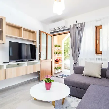 Cozy And Modern 4 Apartman Kastav